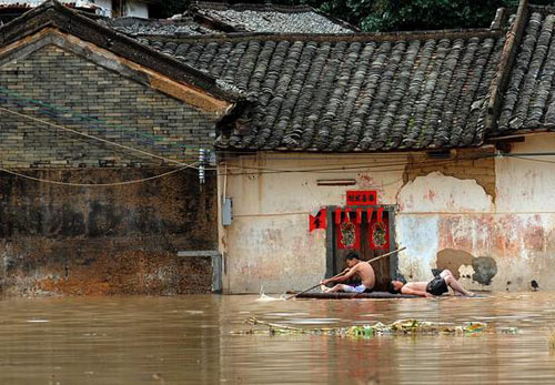 强降水致广东536万人受灾20人死亡(组图)