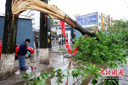 重庆风暴袭击致29人死亡阴雨天气将持续