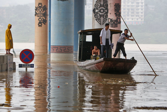 重庆大部地区遭暴雨洪水袭击(图)