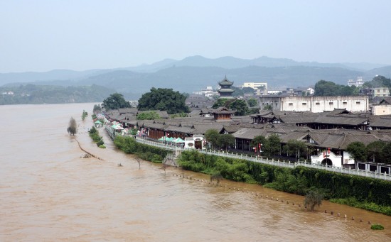 四川暴雨已造成8人死亡188万人受灾(组图)