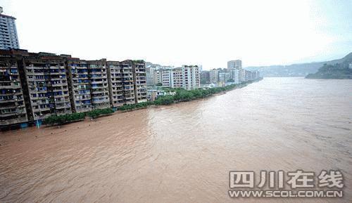 四川达州遭遇特大暴雨铁索桥被洪水冲毁(图)