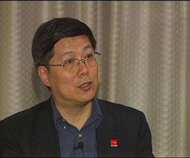 中国发展研究基金会副秘书长汤敏认为央企利润上升无可厚非，关键是怎么分配。目前央企只有10%的利润上缴国家，严重偏低，如果有第二轮的经济刺激计划的话，应该把重点放在帮助中小企业的发展上面，这样才可以更持续、更均衡。