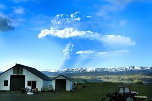 21日，冰岛，格里姆火山喷发。格里姆火山是冰岛最活跃的火山之一，最近一次喷发是在2004年。