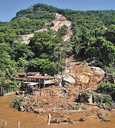 巴西连日大雨致64人死亡数千人无家可归