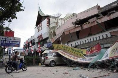 印尼苏门答腊岛7.9级地震已造成75人死亡