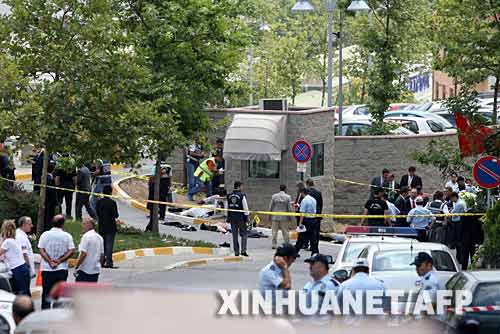 美驻伊斯坦布尔领馆前发生枪战6人死亡(组图)