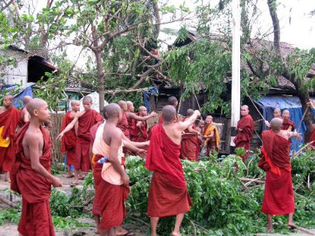 缅甸热带风暴已造成至少1.5万人死亡