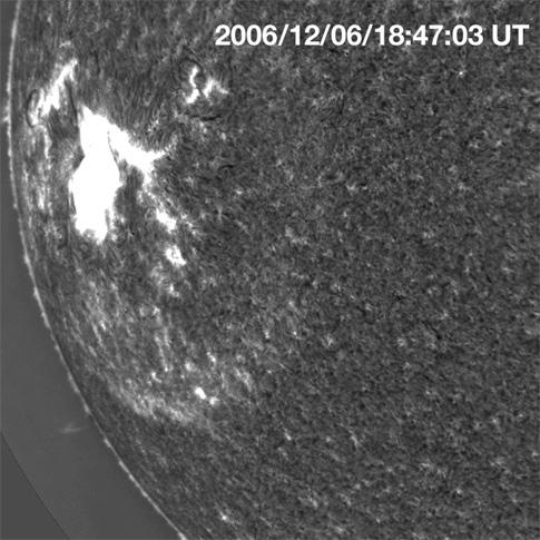 2006年十佳天文照片：太阳爆发激起冲击波(图)