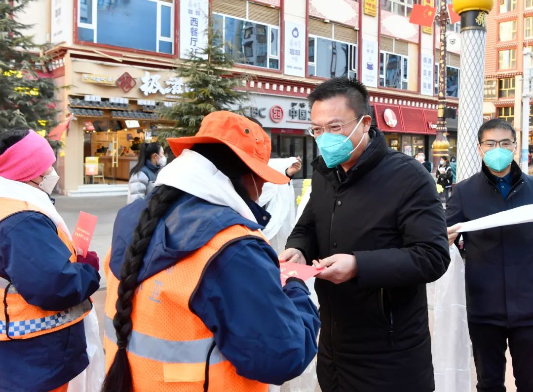 龚会才看望慰问新年坚守一线干部职工